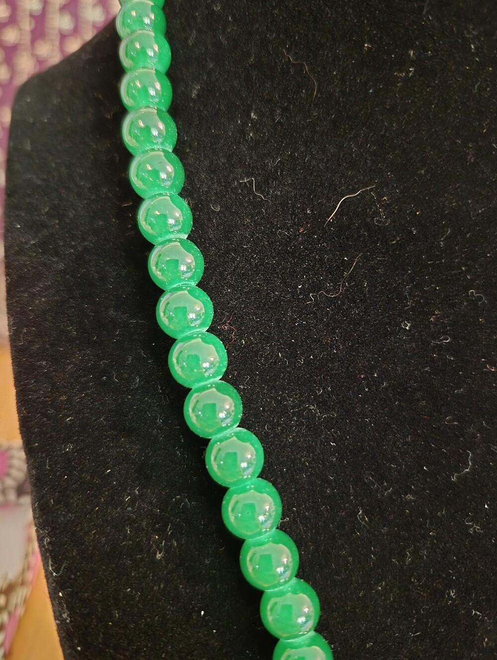 Green Beaded Pendant Necklace - Picture 3 of 4